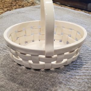 Ceramic woven dish with handle - Off White/Cream